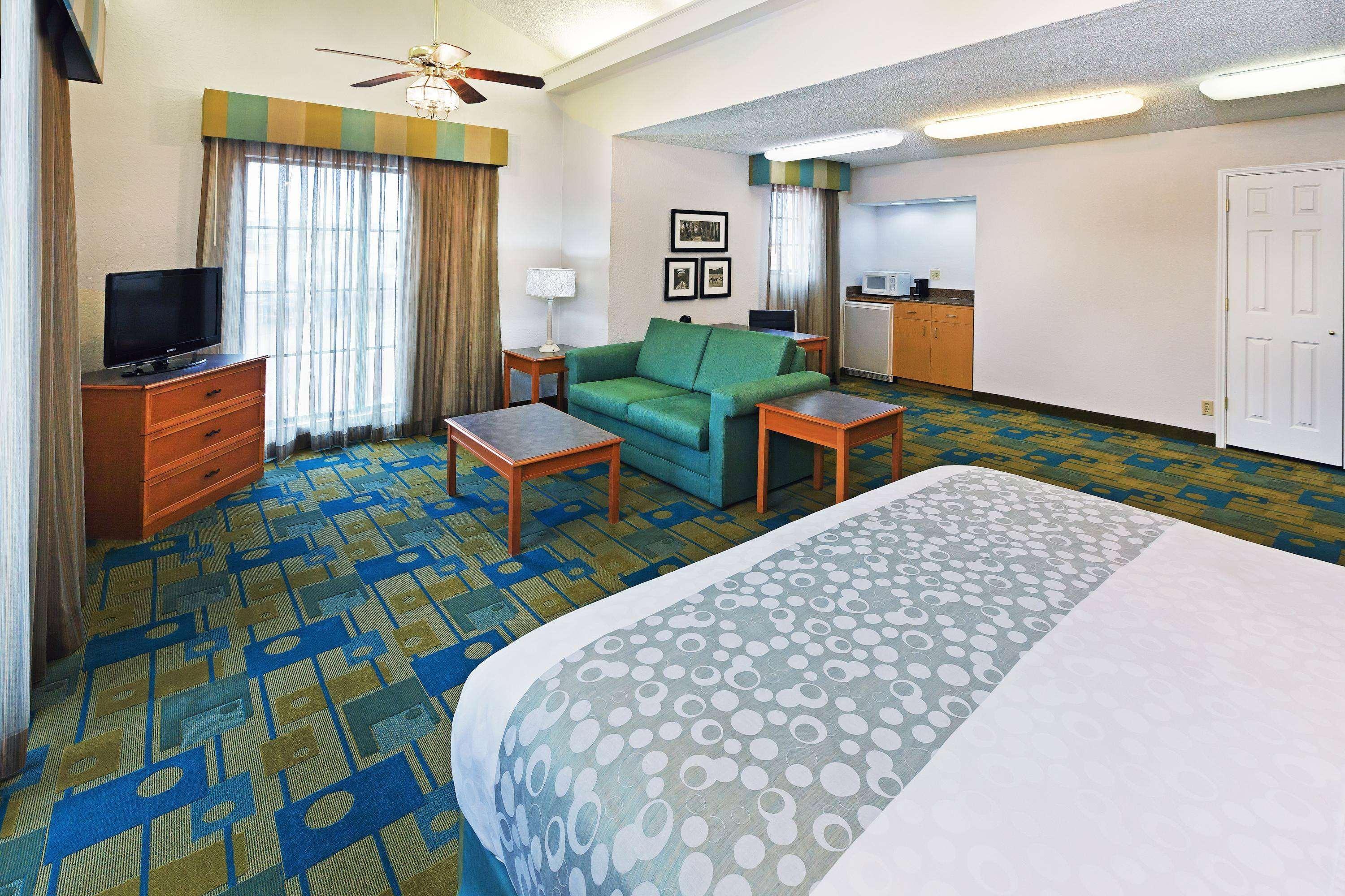 La Quinta Inn By Wyndham Виктория Экстерьер фото