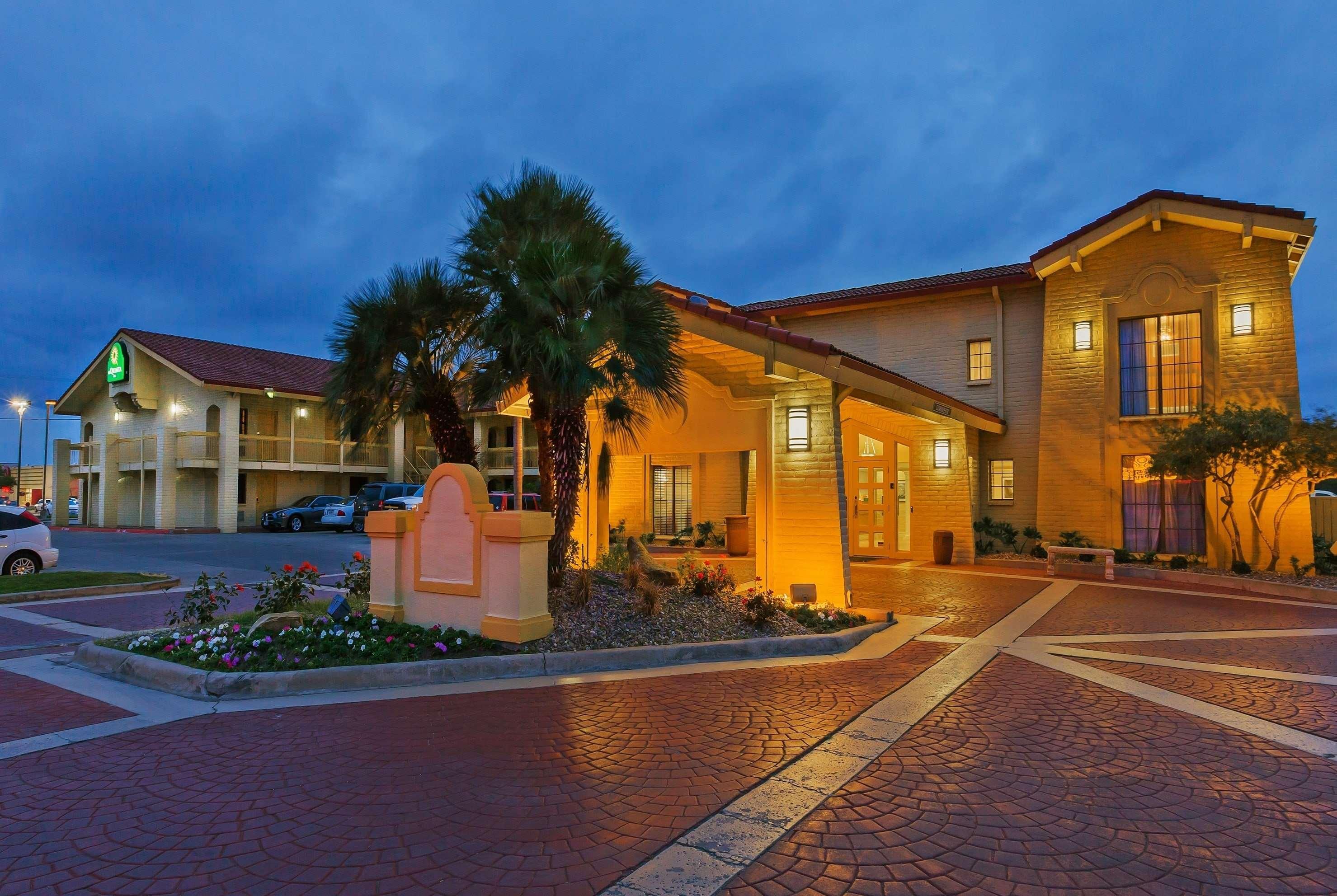 La Quinta Inn By Wyndham Виктория Экстерьер фото