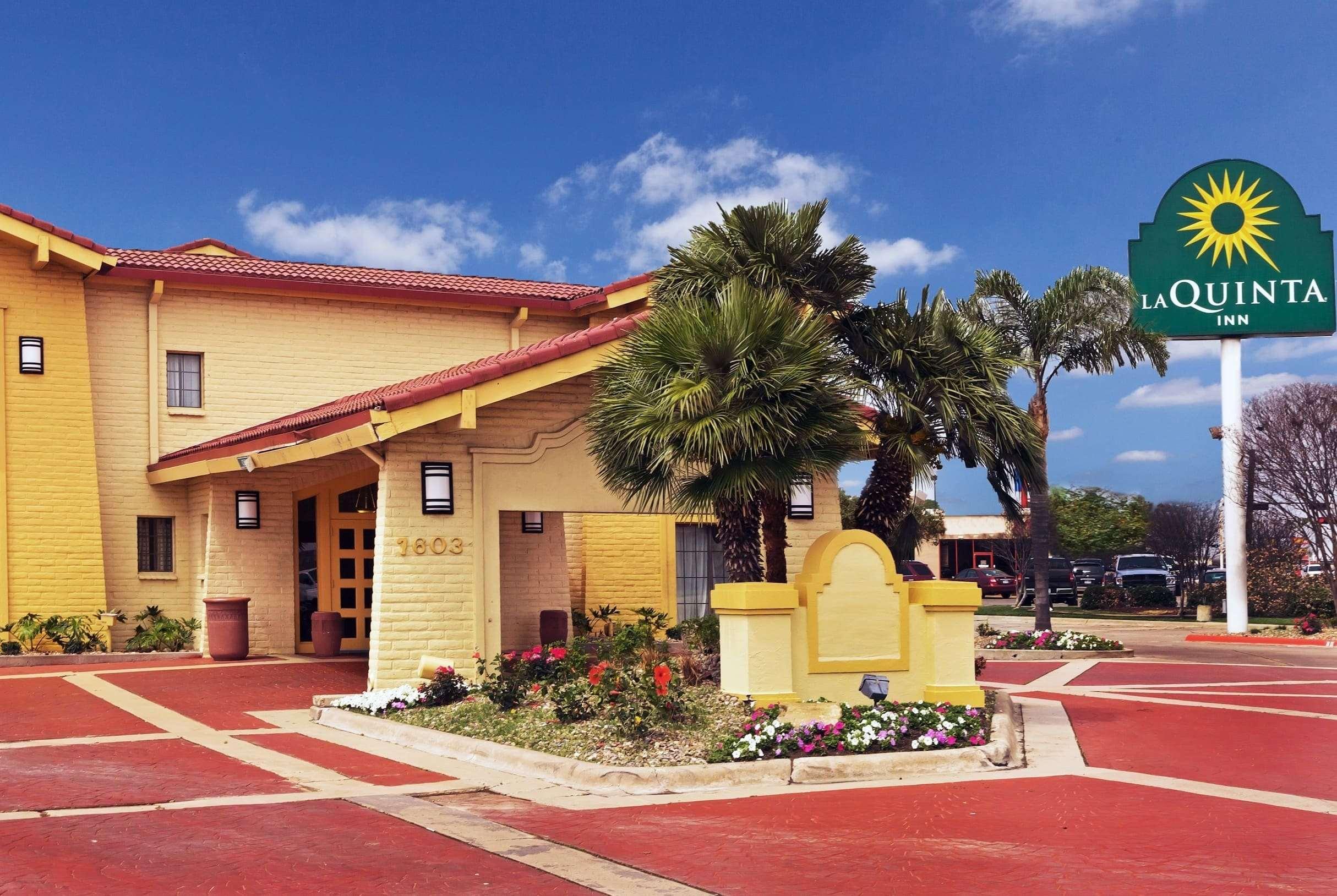 La Quinta Inn By Wyndham Виктория Экстерьер фото