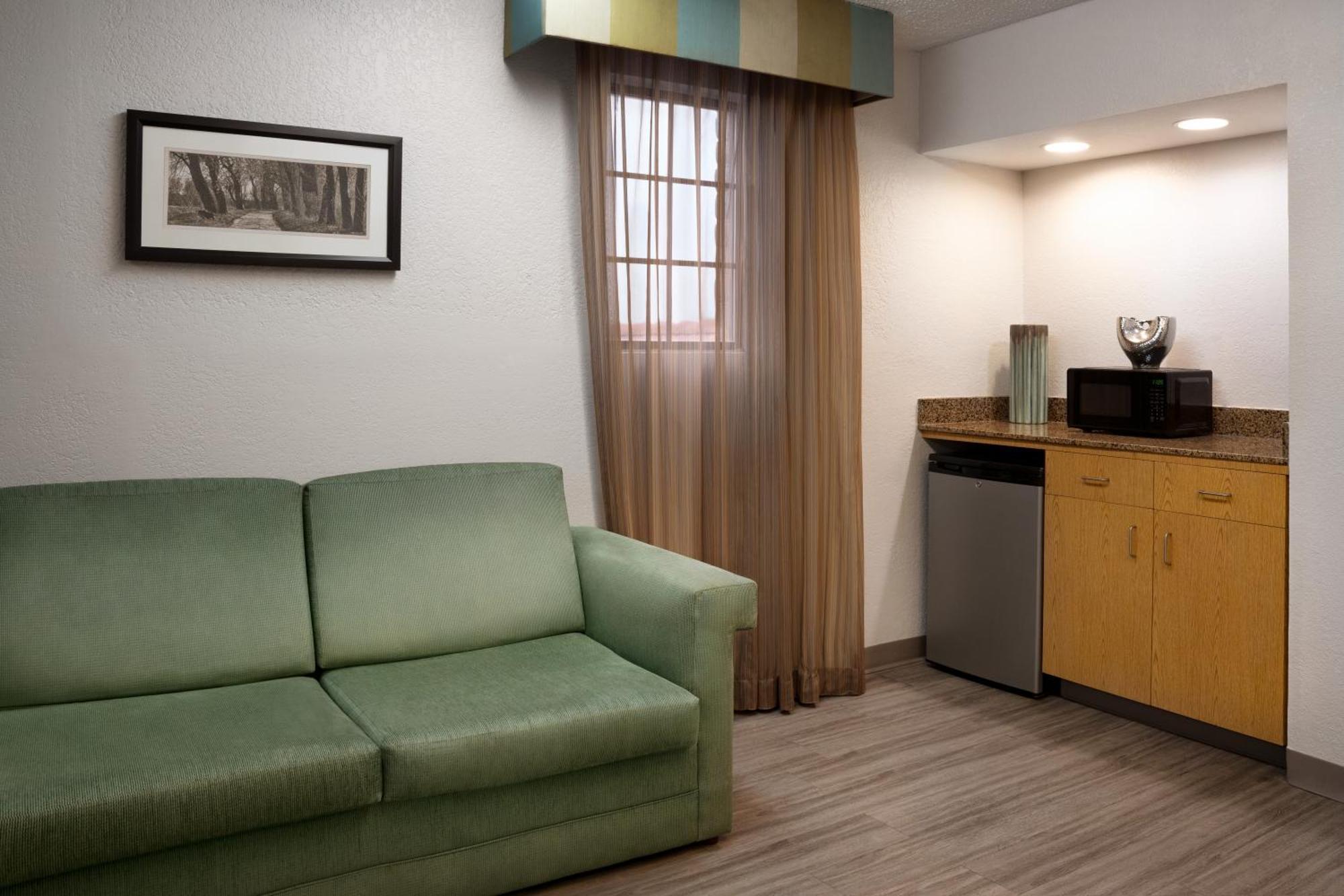 La Quinta Inn By Wyndham Виктория Экстерьер фото