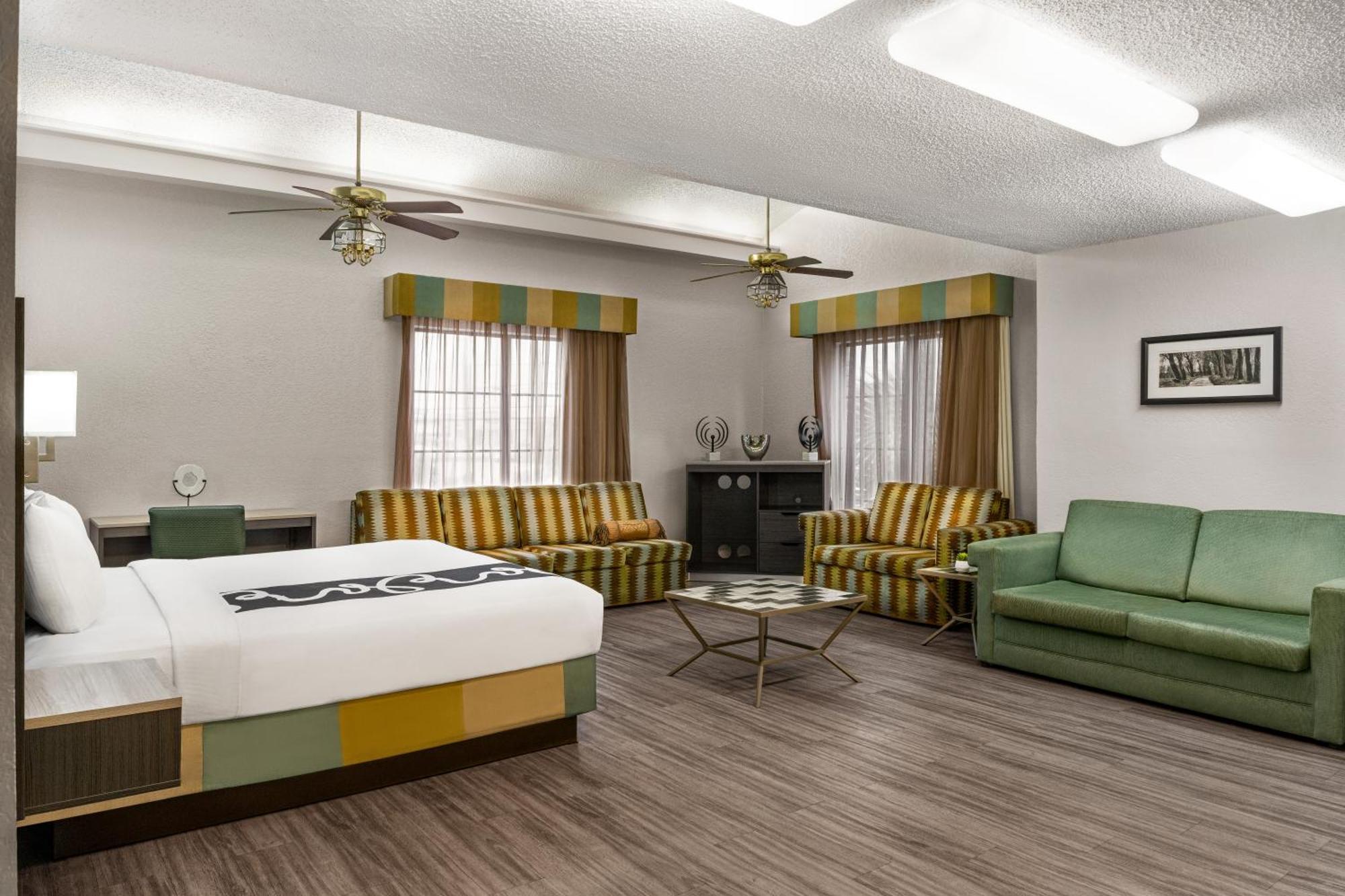 La Quinta Inn By Wyndham Виктория Экстерьер фото