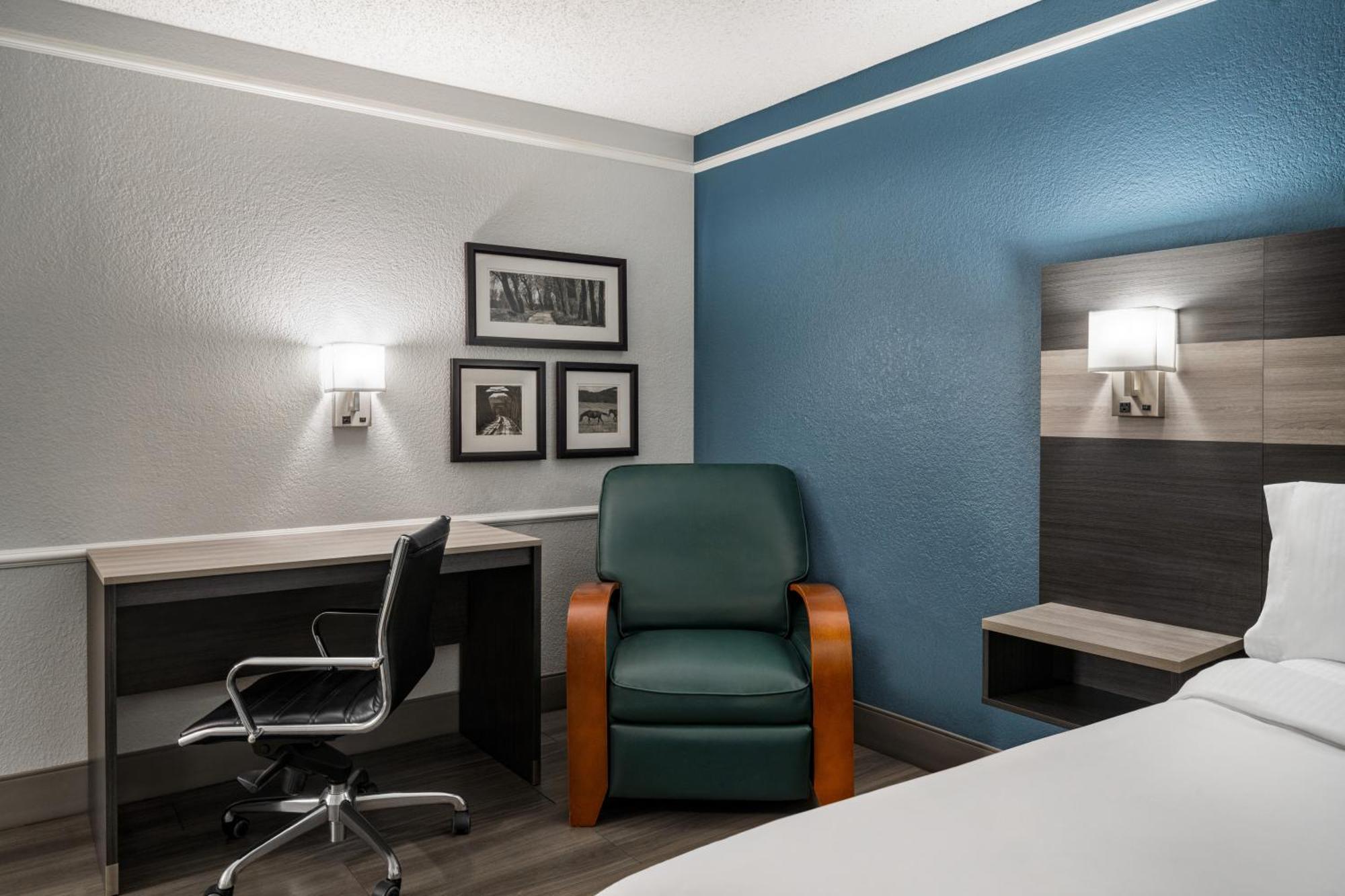 La Quinta Inn By Wyndham Виктория Экстерьер фото