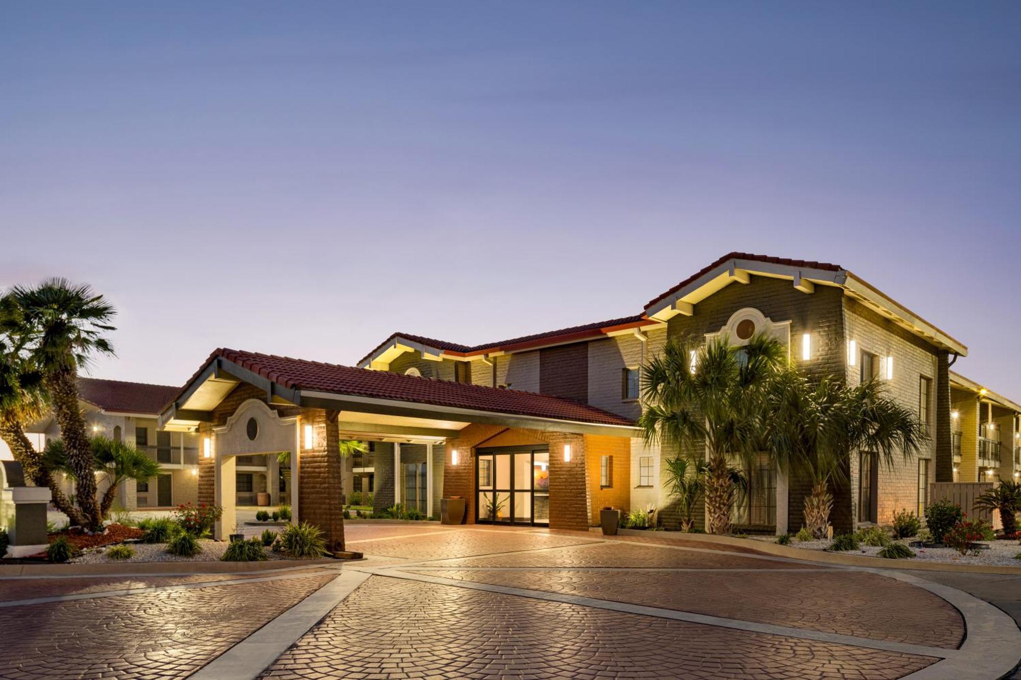 La Quinta Inn By Wyndham Виктория Экстерьер фото
