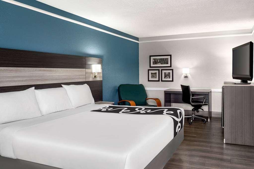 La Quinta Inn By Wyndham Виктория Номер фото